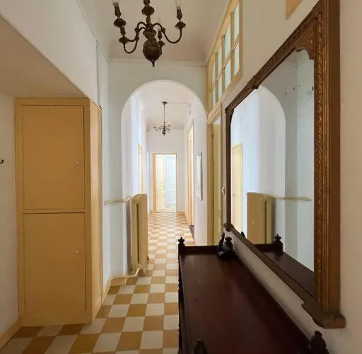 Beautiful Garden Steps From The * مينتون