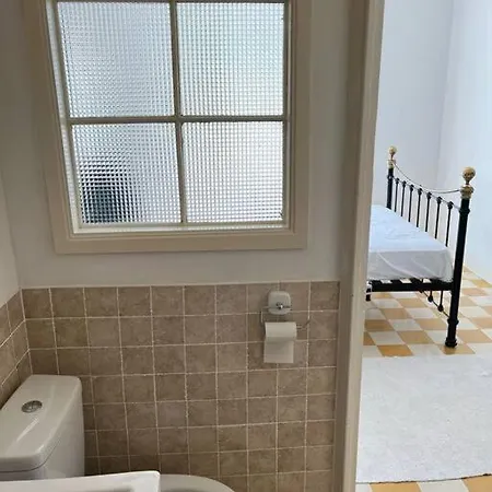 Beautiful Garden Steps From The Apartament *