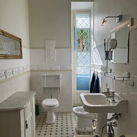 Beautiful Garden Steps From The Apartamento Menton