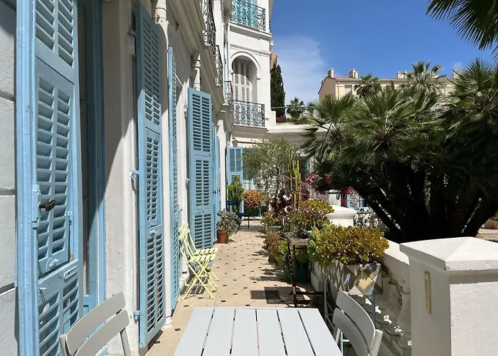 Apartment Beautiful Garden Steps From The Menton