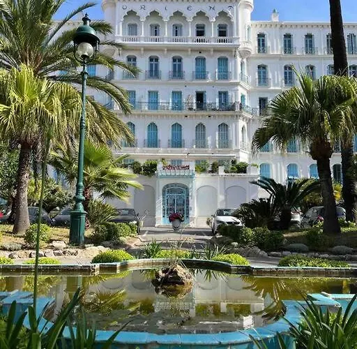 Beautiful Garden Steps From The Menton