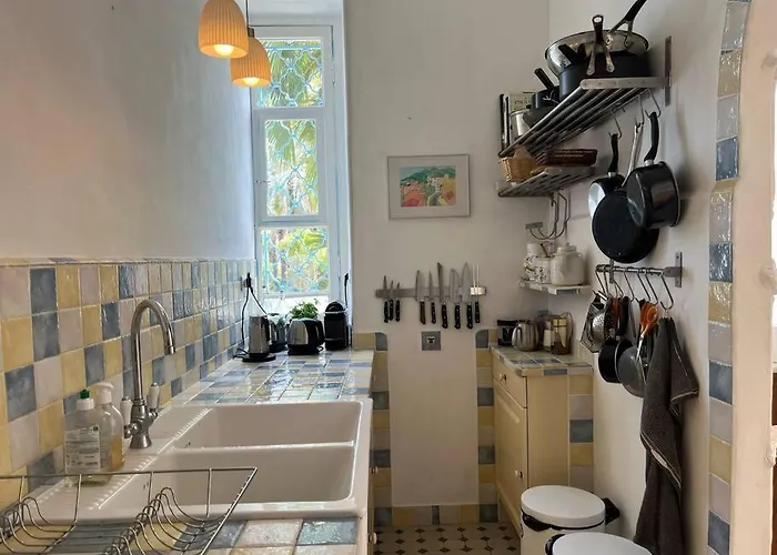 公寓 Beautiful Garden Steps From The *