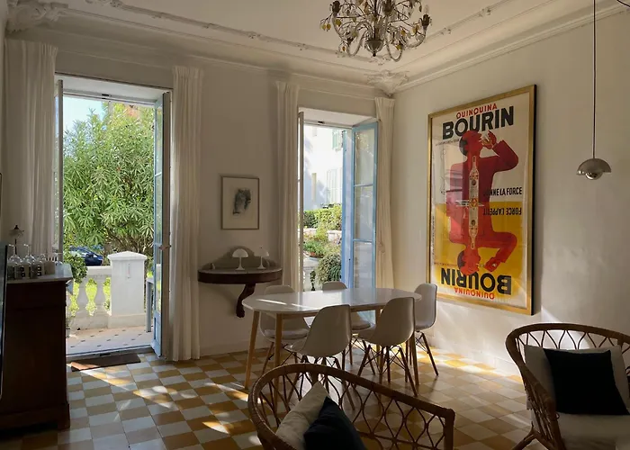 Beautiful Garden Steps From The 아파트 *